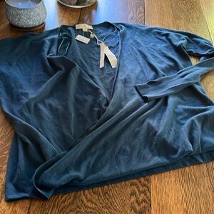 NWT Lovestitch by Evereve Crossover Lightweight Sweater